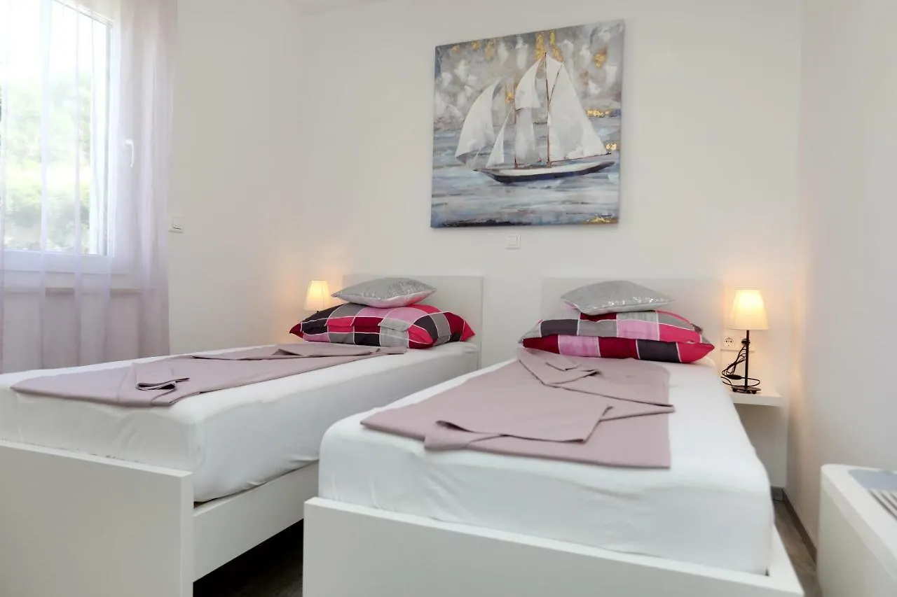 Apartmani Tokla Trogir 0*,